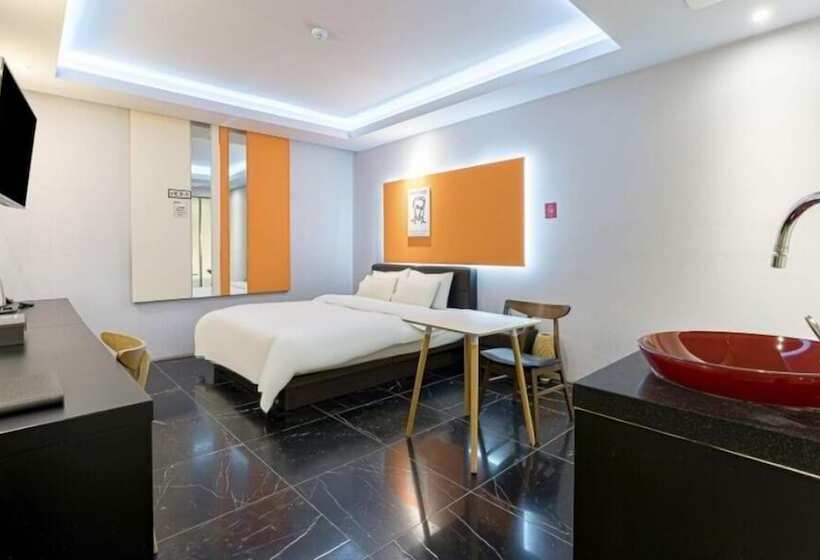 חדר דלוקס, Gimpo Pentastar