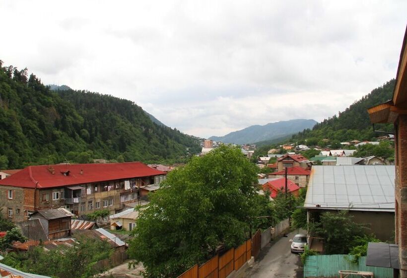 اتاق استاندارد سه نفره, Old Borjomi