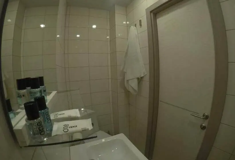 Pokój Standard Jednoosobowy, Quantroom