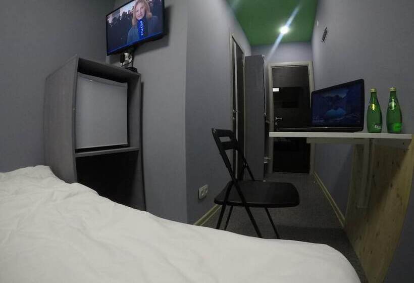 标准单人间, Quantroom