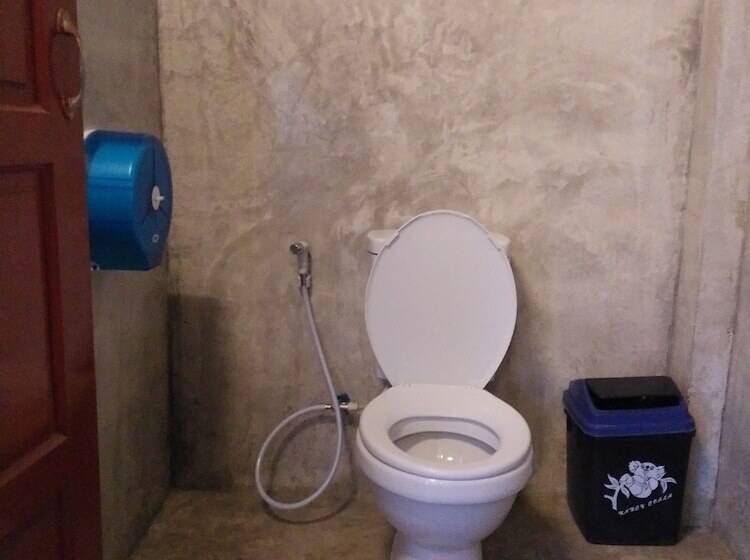 Кровать в Общей Комнате, Happy House Backpacker   Hostel