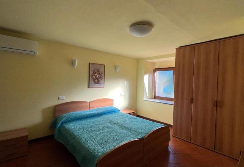 キングサイズベッドのスタンダードルーム, Alloggio Agrituristico Ronchi Di Fornalis