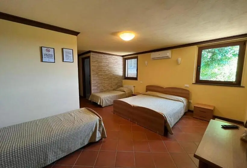 اتاق استاندارد چهار تخته, Alloggio Agrituristico Ronchi Di Fornalis