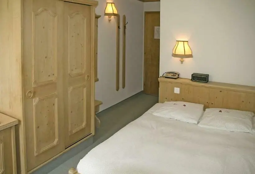 Standard Enkelrum, Alte Post