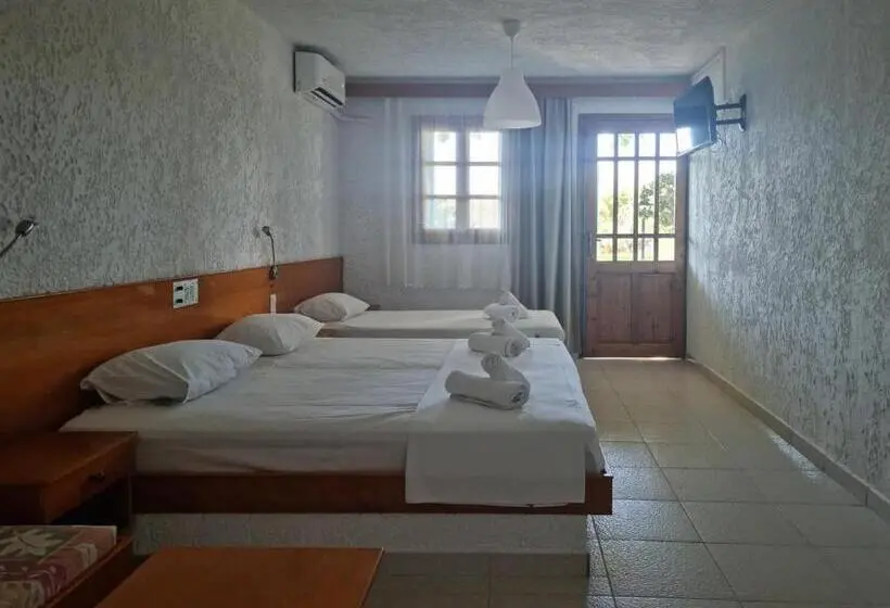 Triple Room Sea View, Artemis