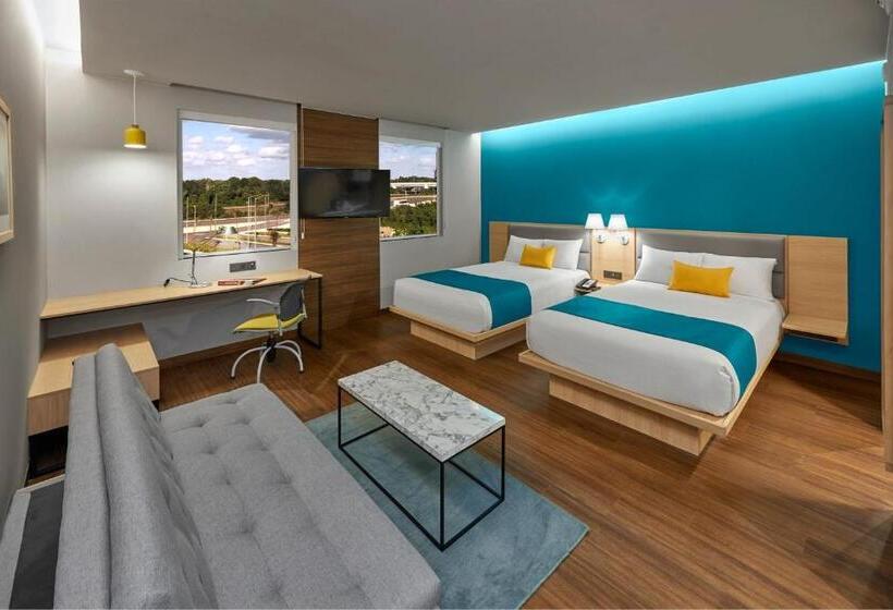 מיטת קינג בסוויטה, City Express Suites By Marriott Cancún Aeropuerto