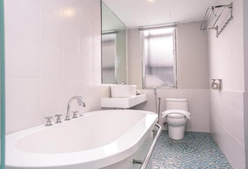 Standard Studio King Bed