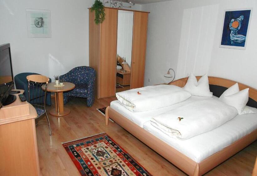 اتاق استاندارد یک نفره, Garni Aurora