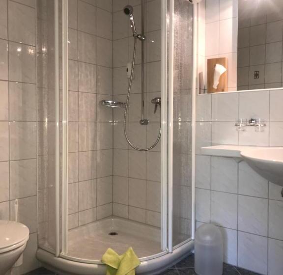 اتاق خانوادگی, Garni Aurora