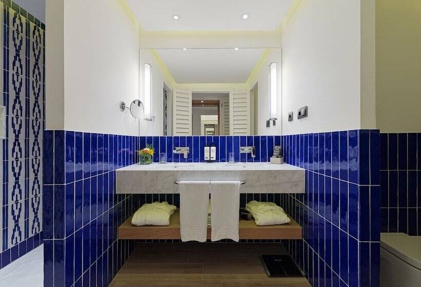 Quarto Familiar, H10 Atlantic Sunset Horizons Collection