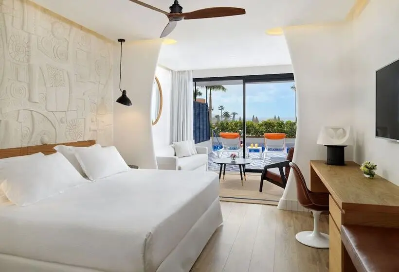 Standard swim-up room, H10 Atlantic Sunset Horizons Collection