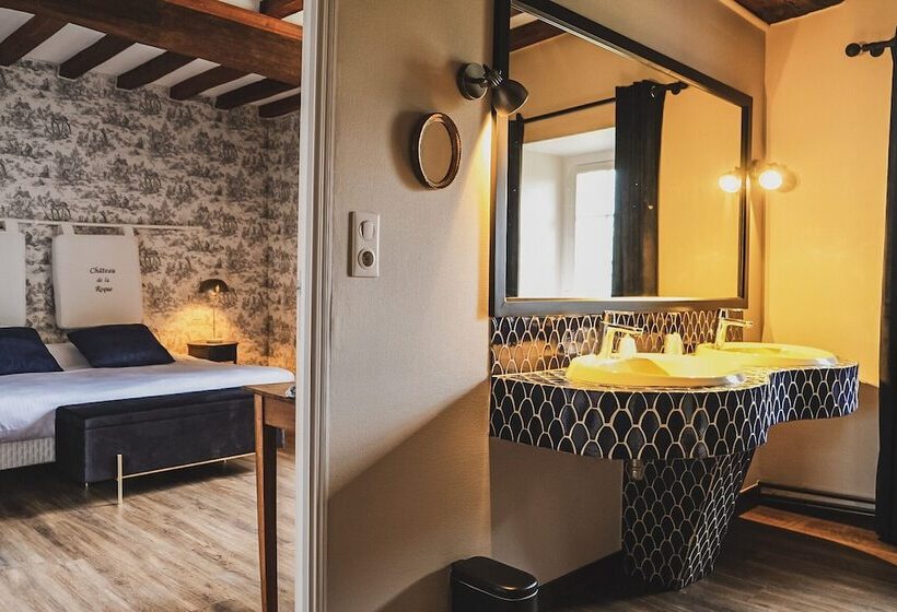 디럭스 룸, Le Château De La Roque Logis Hôtels