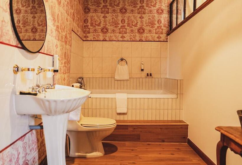 Номер Deluxe, Le Château De La Roque Logis Hôtels