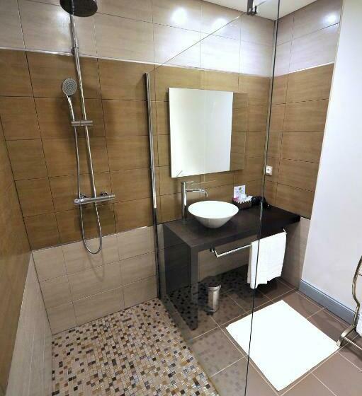 חדר דלוקס, Logis  Hôtel Spa Restaurant L Epicurial