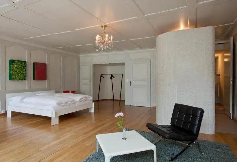 Standardzimmer Kingsize Bett, Restaurant Schwert Thun