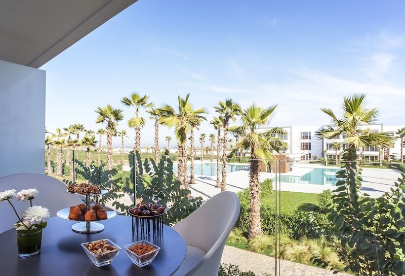 プールの見えるデラックスルーム, The View Bouznika