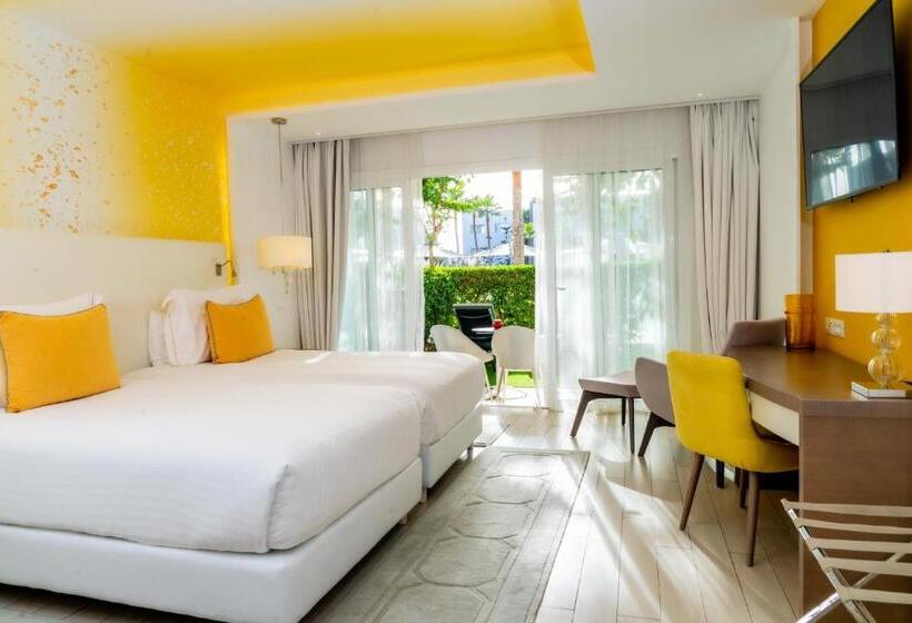 プールの見えるデラックスルーム, The View Bouznika