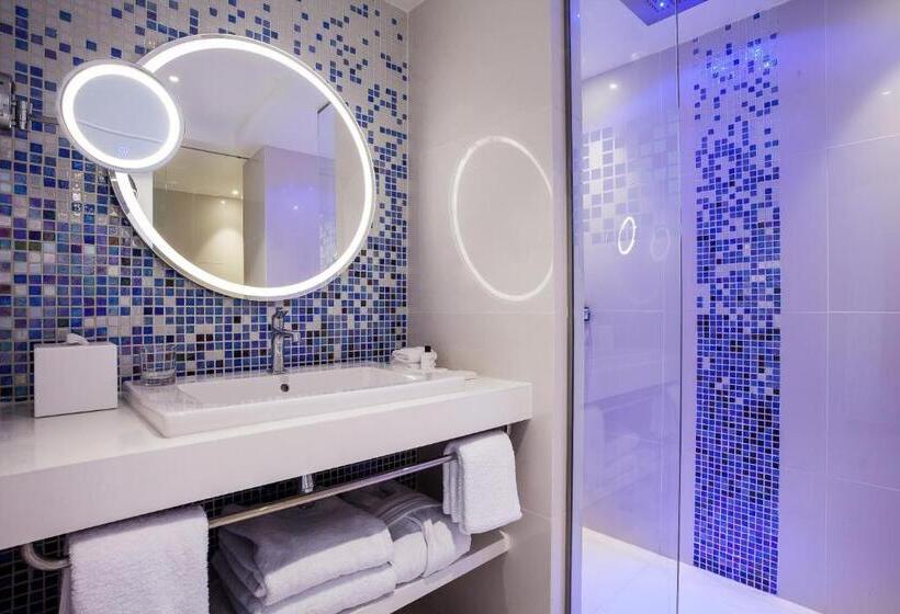 庭の見えるエクゼクティブルーム, The View Bouznika