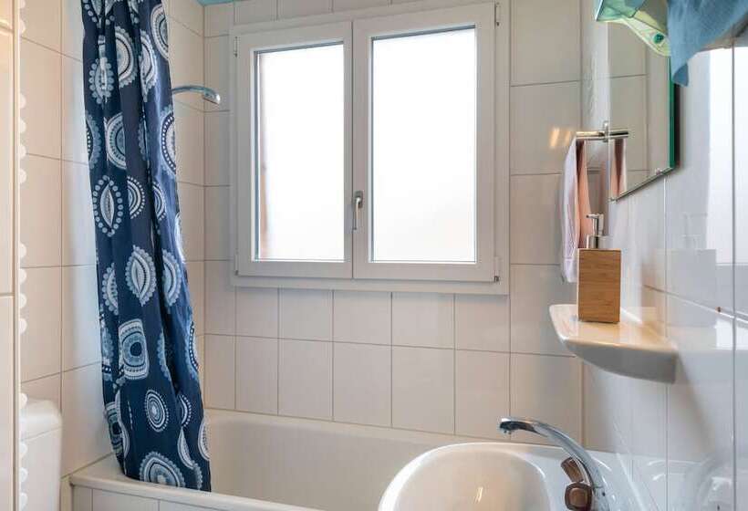 Basiczimmer Geteiltes Bad, Lake Lodge Hostel