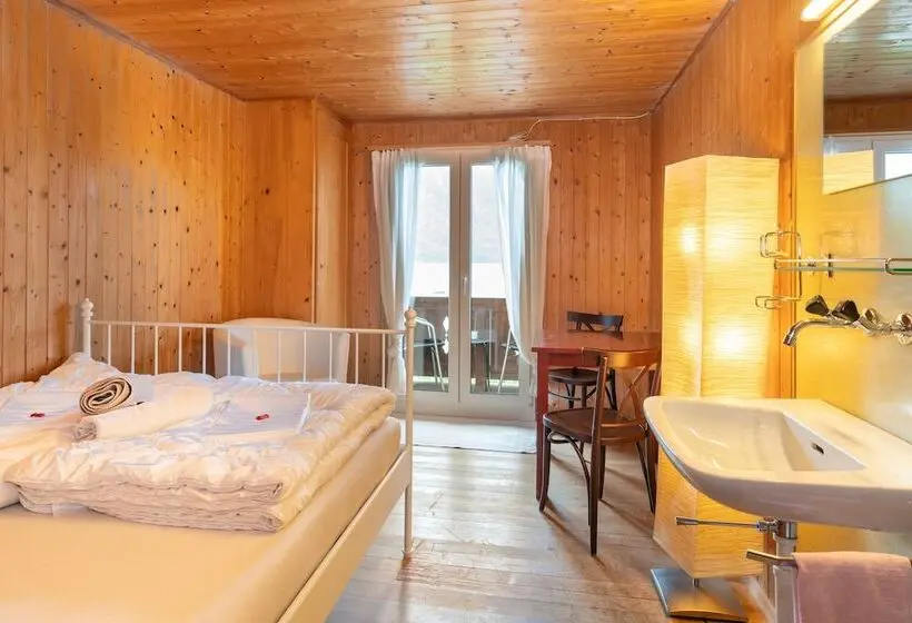浴室共有ベーシックルーム, Lake Lodge Hostel