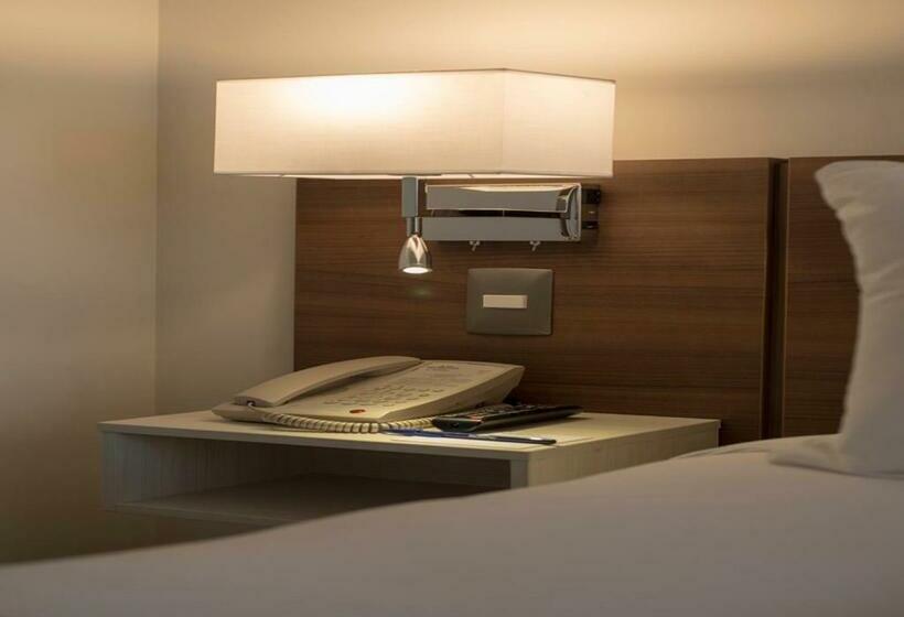 غرفه قياسيه سريرين مزدوجين, Microtel Inn & Suites By Wyndham San Luis Potosi