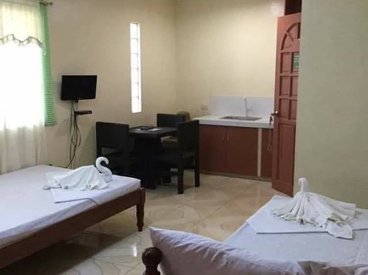 חדר משפחתי, N & F Guest House