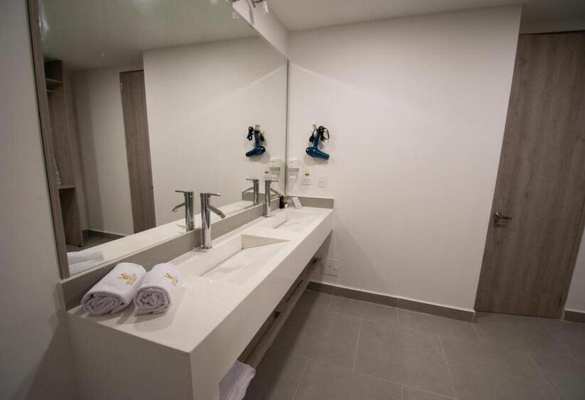 Полулюкс, Vvc Hotel S