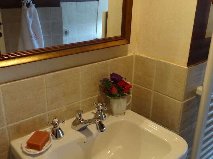 اتاق استاندارد, Agriturismo Tara