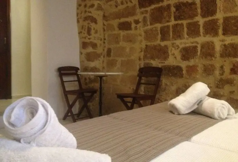 اتاق لوکس, Auberge 32 | Old Town