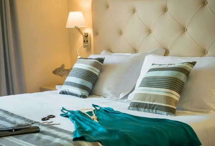 サイドオーシャンビューバルコニー付スタンダードルーム, Grand Hotel Pietra Ligure