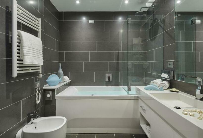 オーシャンビュースイート, Grand Hotel Pietra Ligure