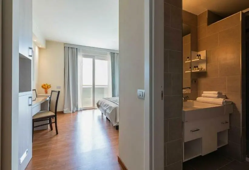オーシャンビュースイート, Grand Hotel Pietra Ligure