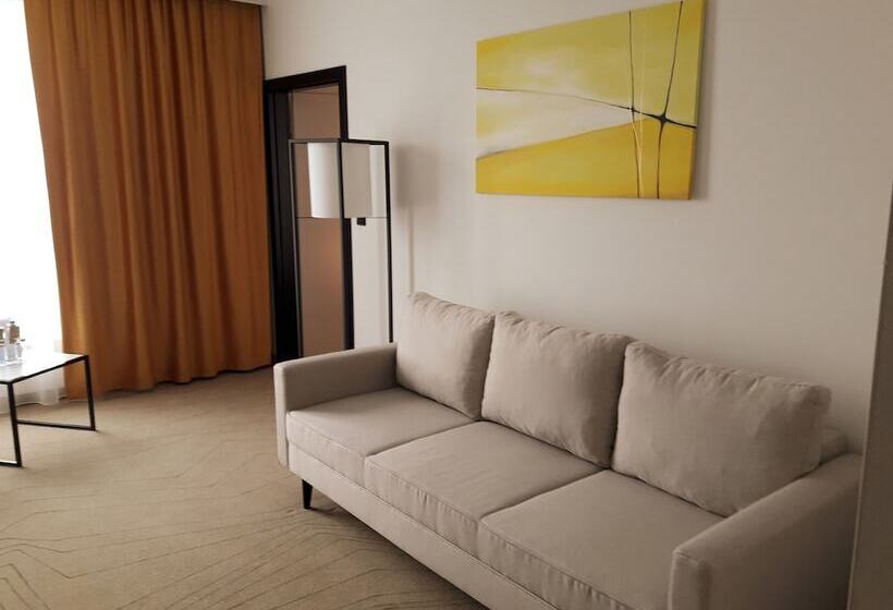 إستوديو قياسى, Arche Hotel Krakowska