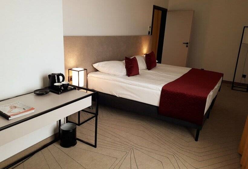 Студия Стандарт, Arche Hotel Krakowska