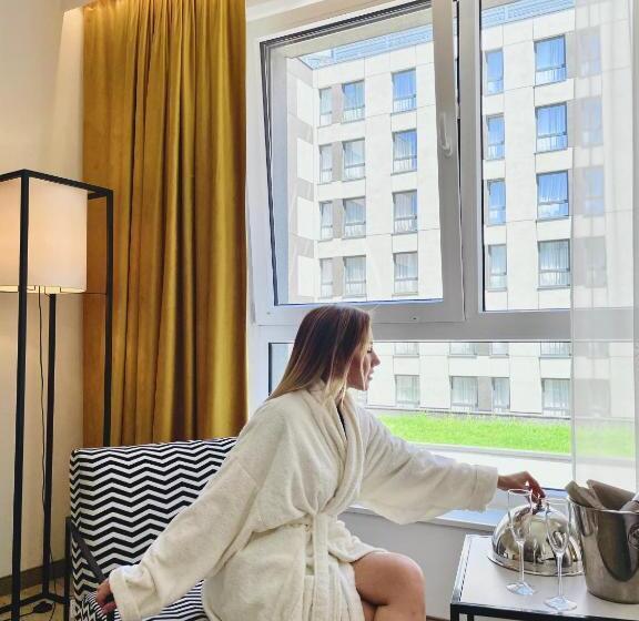 Студия Стандарт, Arche Hotel Krakowska