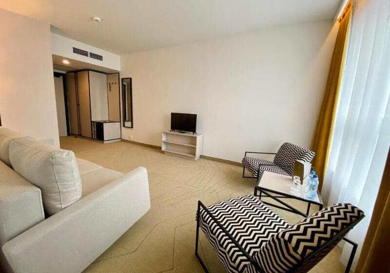 إستوديو قياسى, Arche Hotel Krakowska