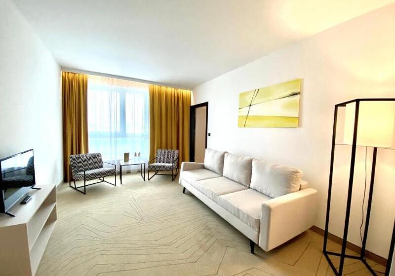 إستوديو قياسى, Arche Hotel Krakowska