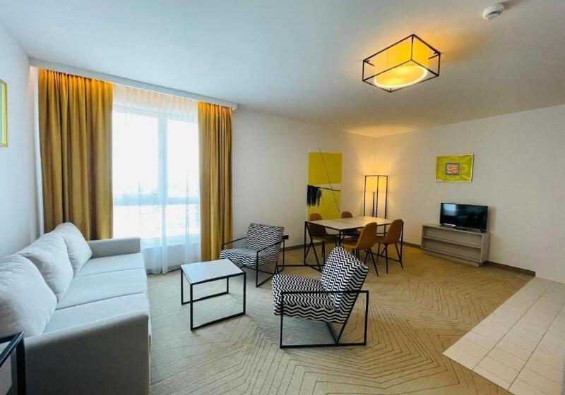 جناح, Arche Hotel Krakowska