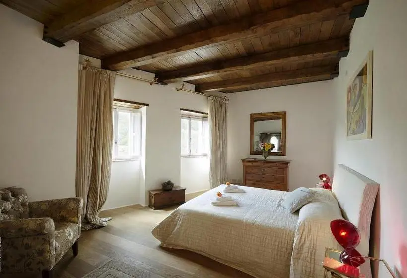 スイート, Castello Di Postignano Relais