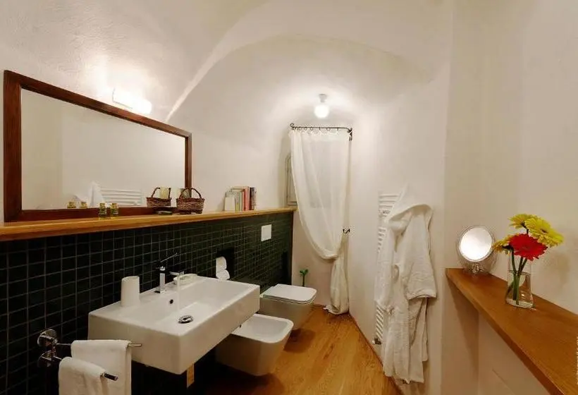 テラス付スイート, Castello Di Postignano Relais
