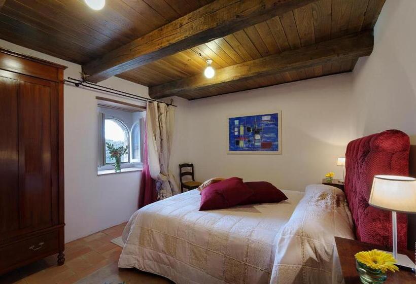 סוויטה עם טרסה, Castello Di Postignano Relais