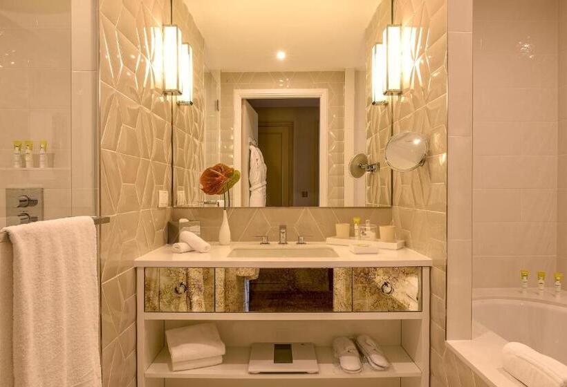 バルコニー付きデラックスルーム, Chais Monnet & Spa