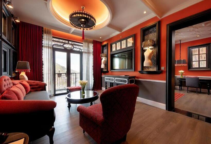 Deluxe Suite King Bed, De La Coupole Mgallery