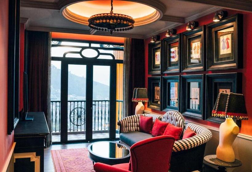 Deluxe Suite King Bed, De La Coupole Mgallery