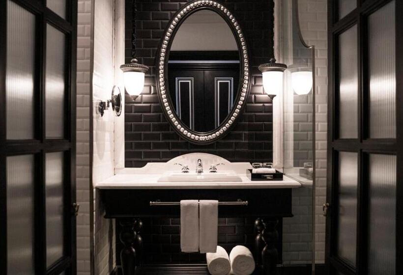 اتاق کلاسیک با تخت دونفره, De La Coupole Mgallery