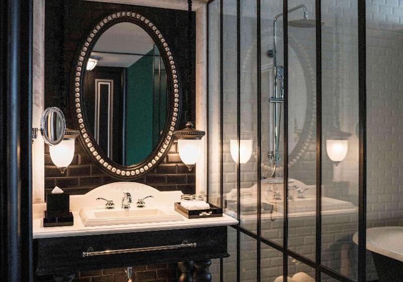 اتاق لوکس با تخت بزرگ, De La Coupole Mgallery