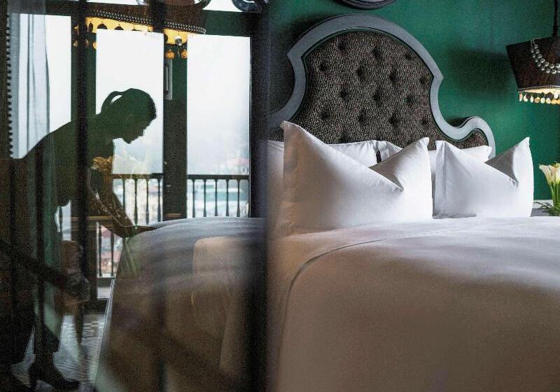 اتاق لوکس با تخت بزرگ, De La Coupole Mgallery