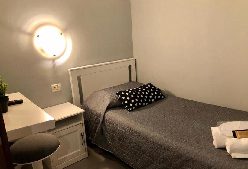 标准单人间, Golden Milano