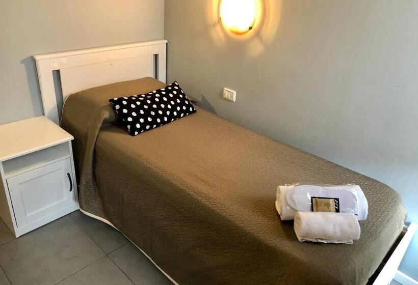 标准单人间, Golden Milano