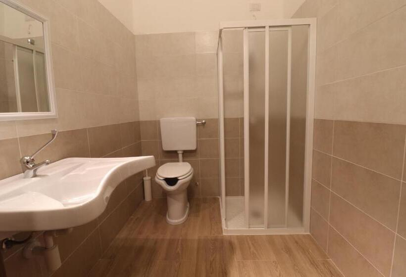 标准间, Golden Milano